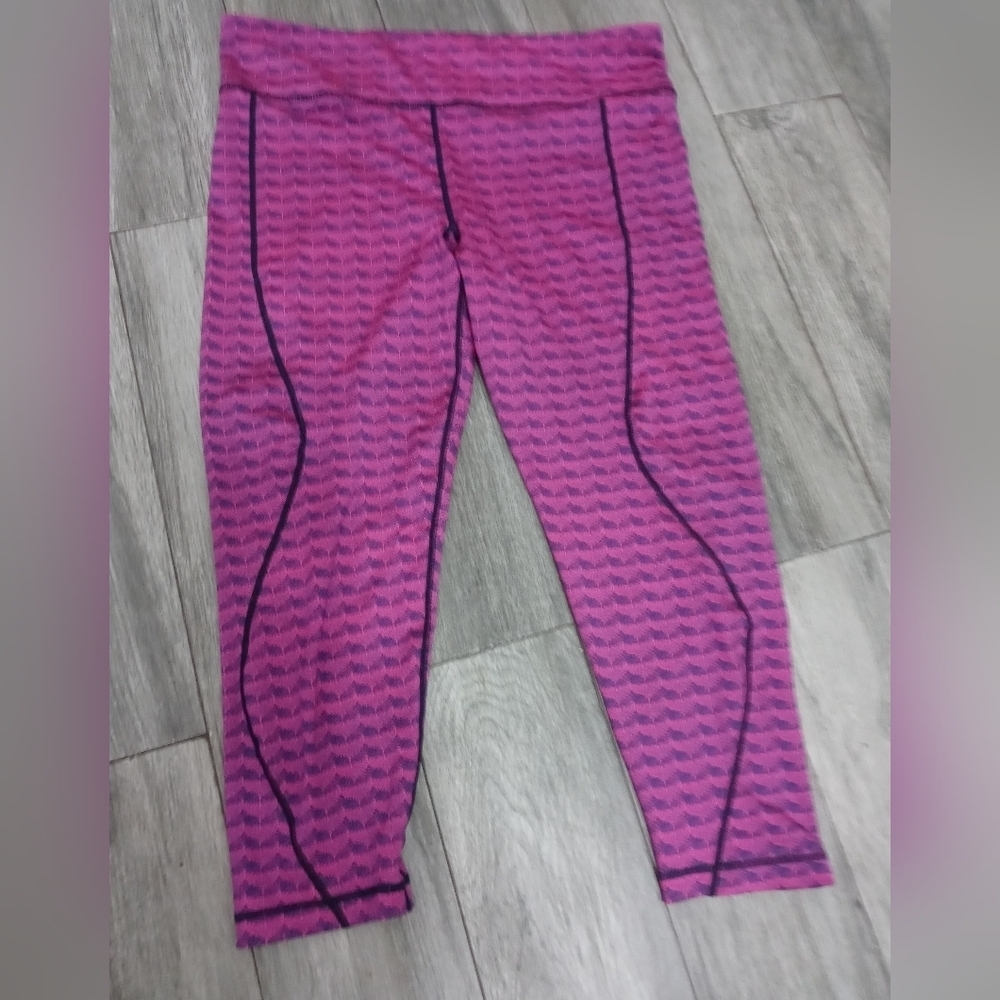 Vineyard vines Performance Athletic Legging Pink purple Allover Whale tail print